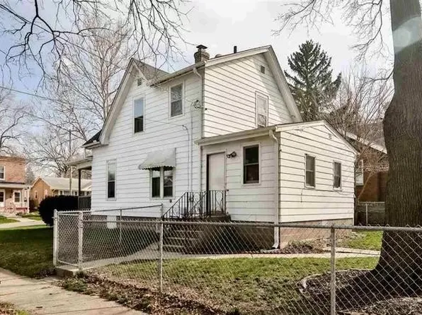 2303 17th Ave, Rockford, IL 61104