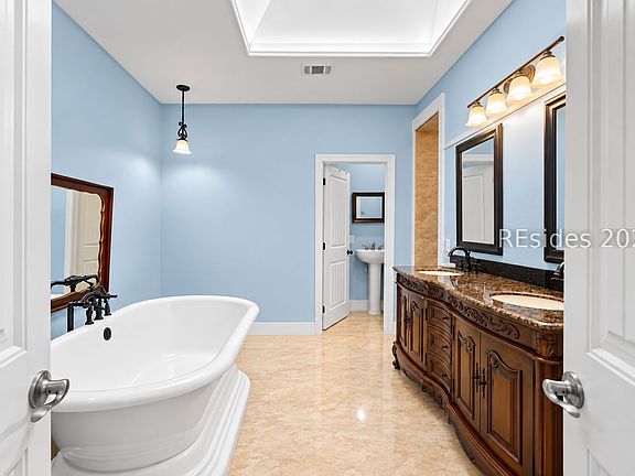 4th image of 190 Pine Arbor Road