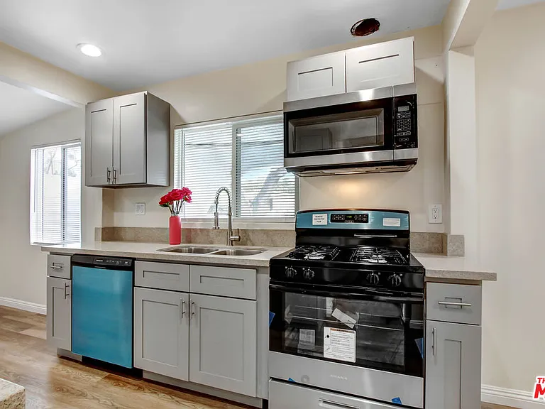 1404 Hollister St — Photo 3
