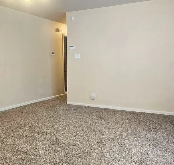 5555 Springvale Rd — Photo 2