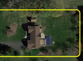 1624 W Motel Rd, Sycamore, IL 60178