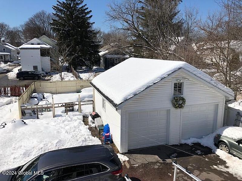 5th image of 54 Walnut Street