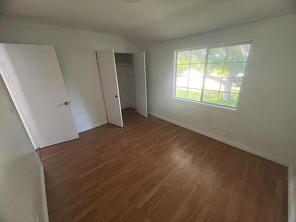 3rd image of 2917 W Rome Ave