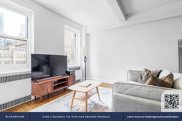 Rented by The Blueground | media 4