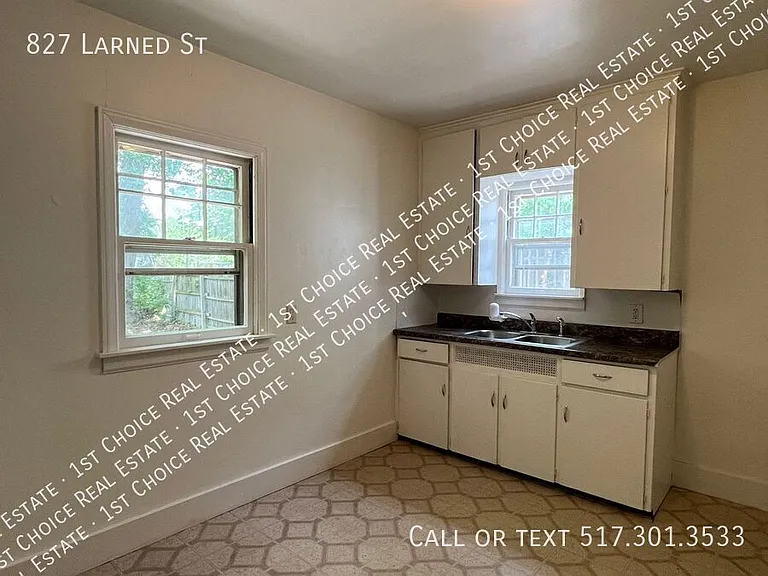 827 Larned St — Photo 7