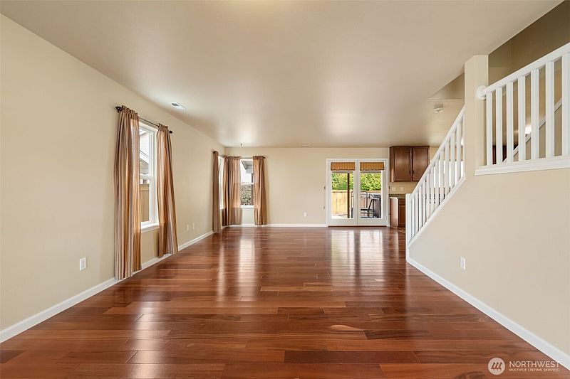 2nd image of 4307 Murrelet Avenue SW