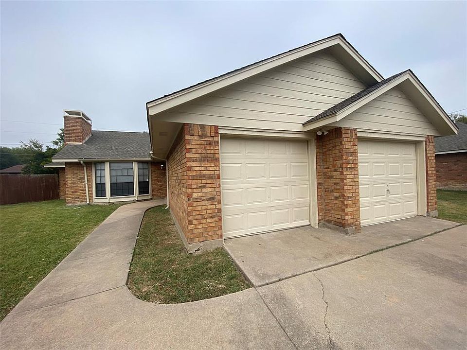 1st image of 121 Mesa Moor Dr