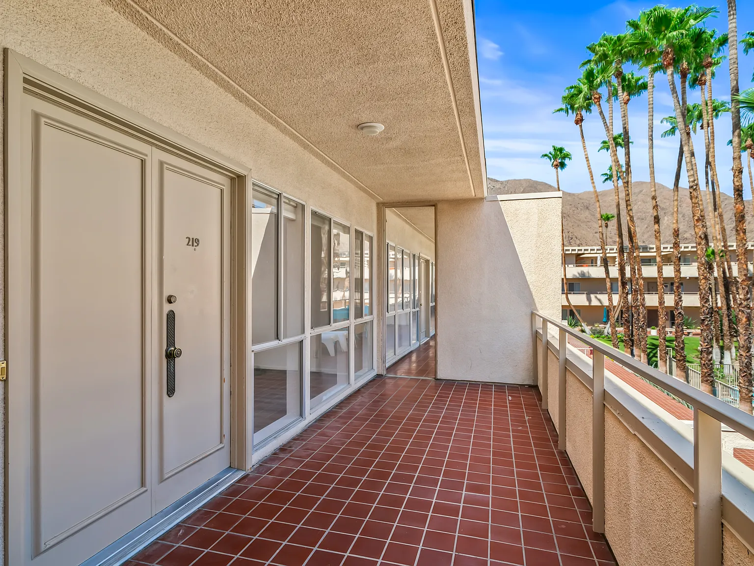 2 bed, 1131 sqft, $3,200 — Photo 2