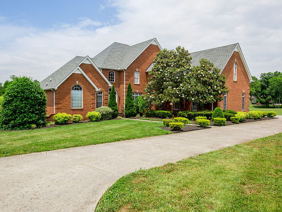 1st image of 215 Churchill Farms Dr