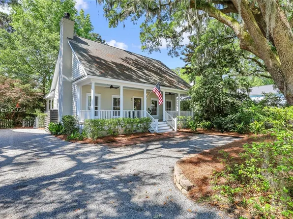 2 Bostick Cir, Beaufort, SC 29902