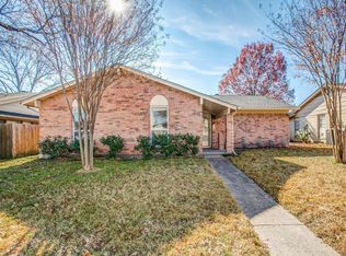 2150 Village Crest Dr, Garland, TX 75044