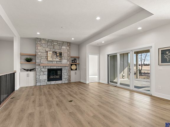 4th image of 10009 Edgewater Ln