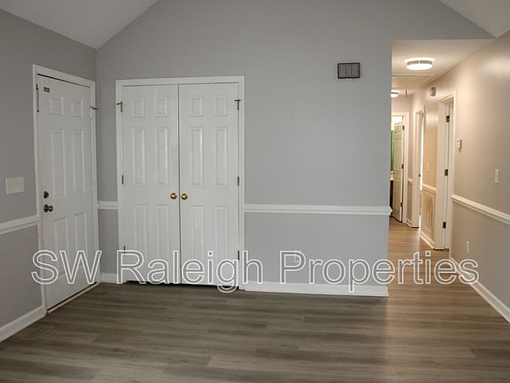 5th image of 1400 Squire Ridge Dr