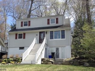 26 Hillside Rd, Ringwood, NJ 07456