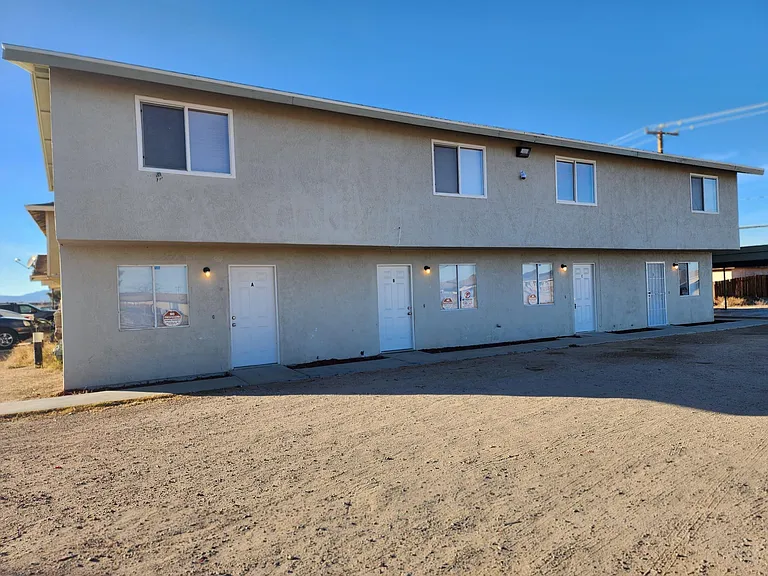 9825 N Loop Blvd #B — Photo 1