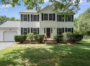 14 Lancaster Rd, Clinton, MA 01510