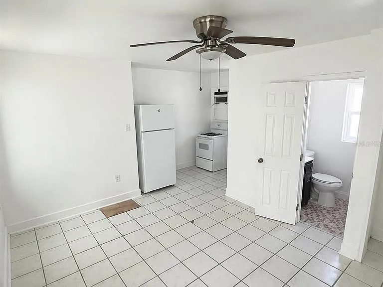 601 Corey Ave — Photo 3