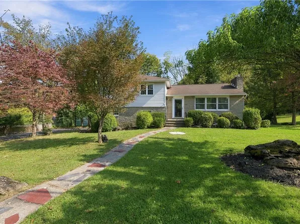 210 Jonathan Dr, Easton, PA 18045