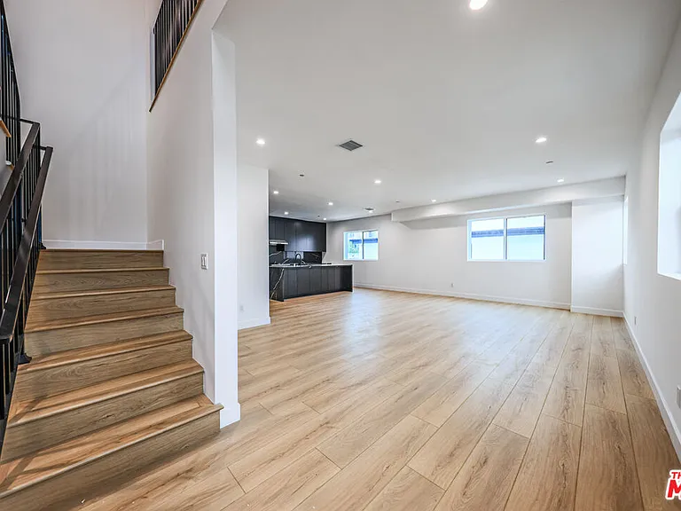 1525 S Carmelina Ave #1525 — Photo 3
