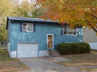 1816 S Grandview Ave, Sioux Falls, SD 57103