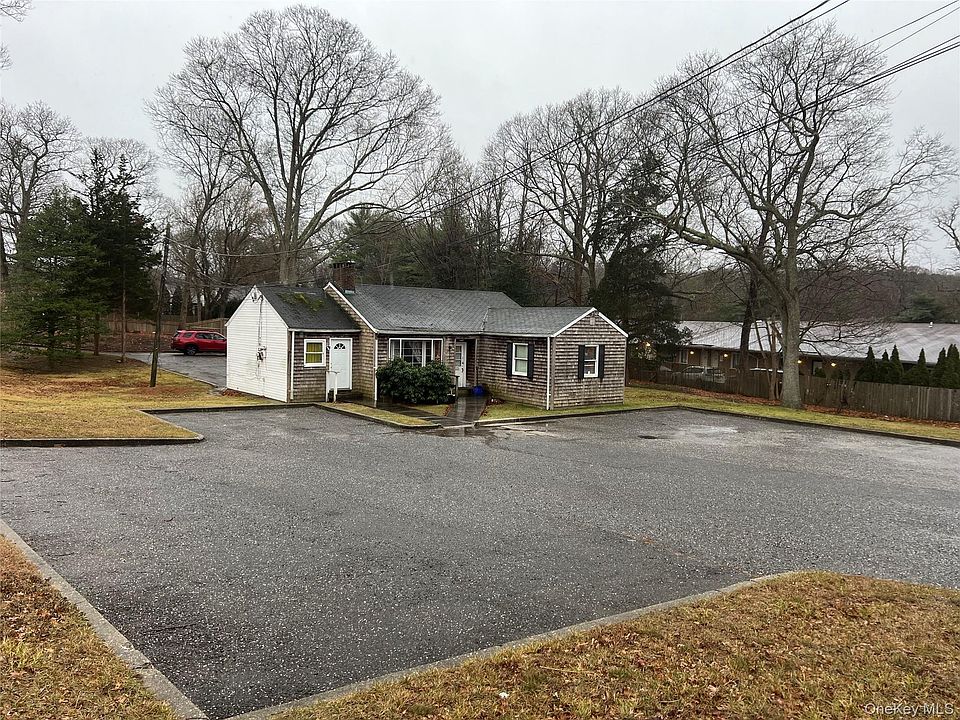 2nd image of 4 New lane/ Middle Country Rd Road
