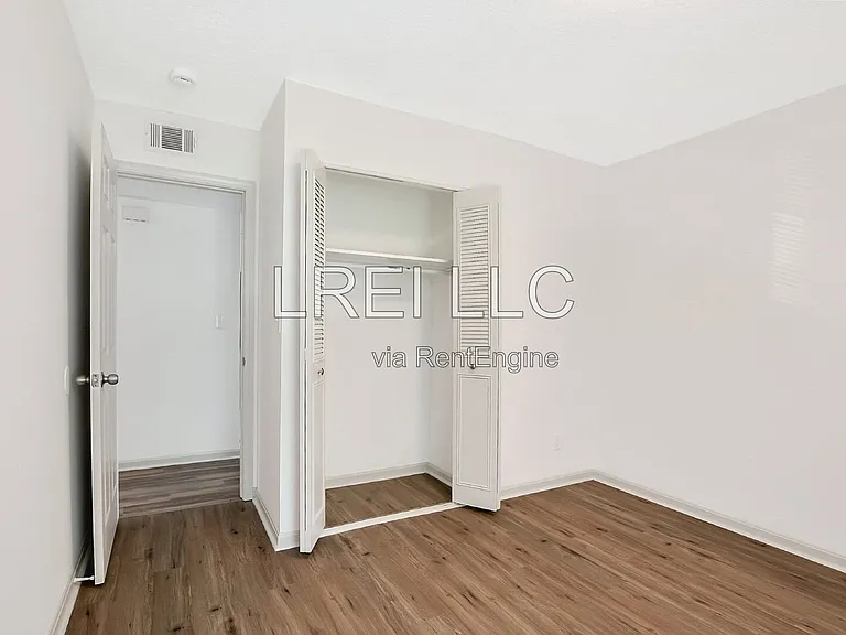 409 Garrison Ct — Photo 4