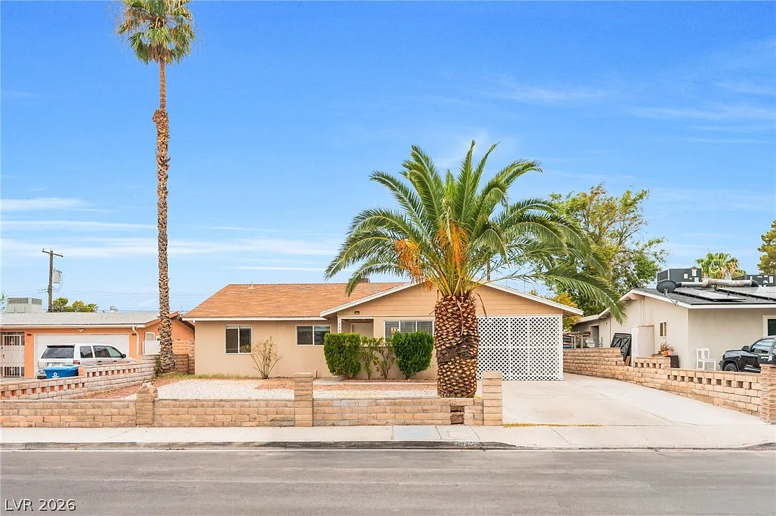 4 bed, 3.0 bath, 1484 sqft, $2,295 — Photo 1