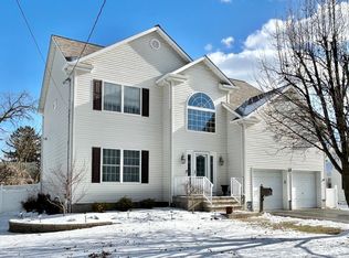 304 Bennett St, Roebling, NJ 08554