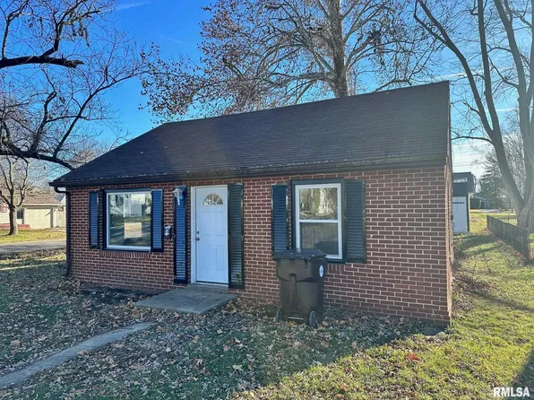 10 Carter Dr, Jacksonville, IL 62650
