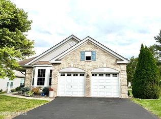 9 Powderhorn Way, Allentown, NJ 08501