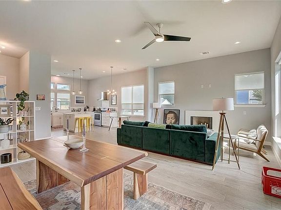 3rd image of 121 Naalehu Ct