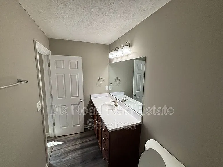 1024 Golfview Dr — Photo 12