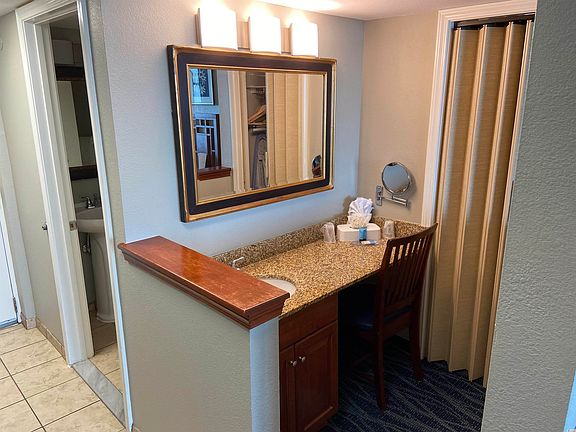 5th image of 5300 N Ocean Blvd. #212