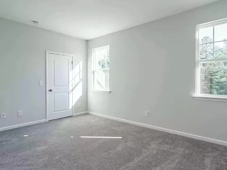 1009 Commack Dr — Photo 11