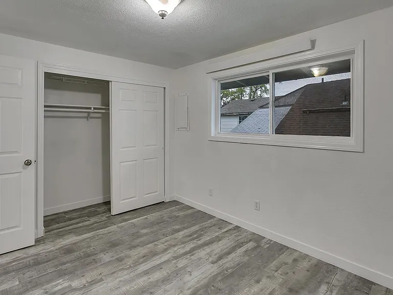 350 W Clackamas Blvd — Photo 6