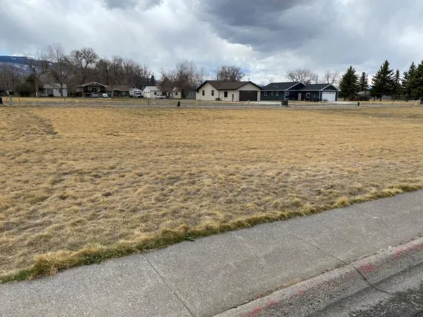 1513 22nd St #14A, Cody, WY 82414