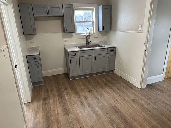 3rd image of 1266 N Schuyler Ave