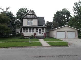 215 W John St, Forrest, IL 61741