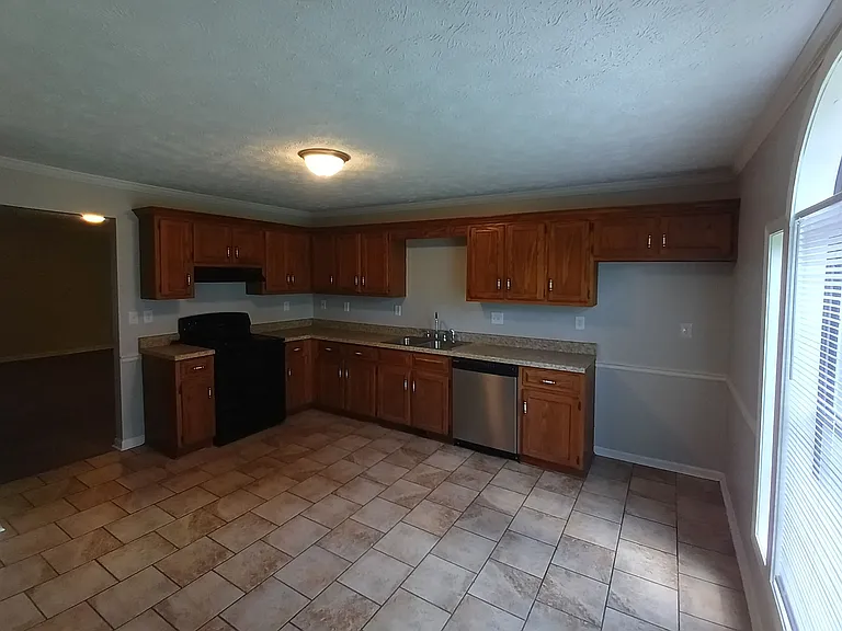 55 Clement Dr — Photo 2