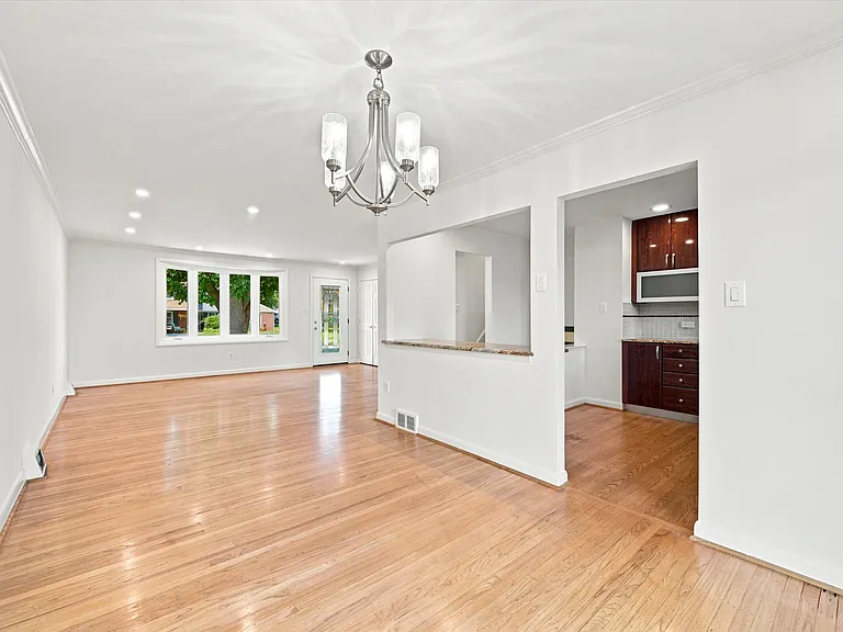 1441 Sandwood Rd — Photo 4