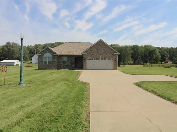 8301 SW State Route V, Saint Joseph, MO 64504