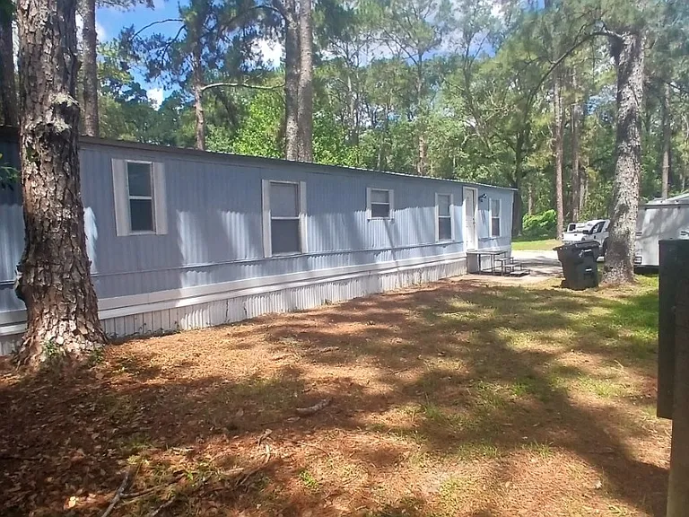 2615 NE 50th Dr — Photo 10