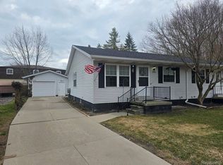 3506 Holland Park Ln, Port Huron, MI 48060