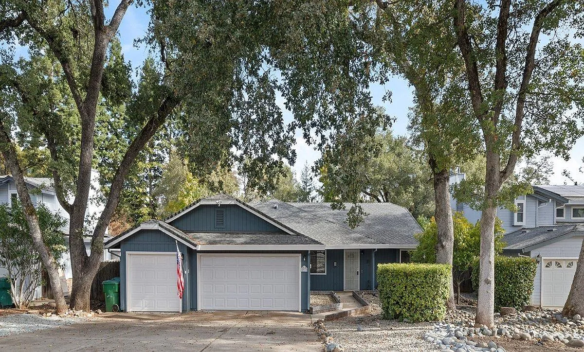 2917 Cambridge Rd photo 1