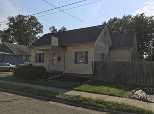 1028 1st St, Charleston, IL 61920