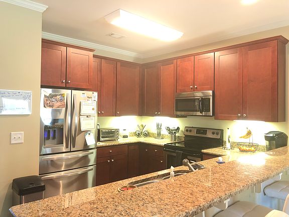 3rd image of 219 Shady Grove Dr
