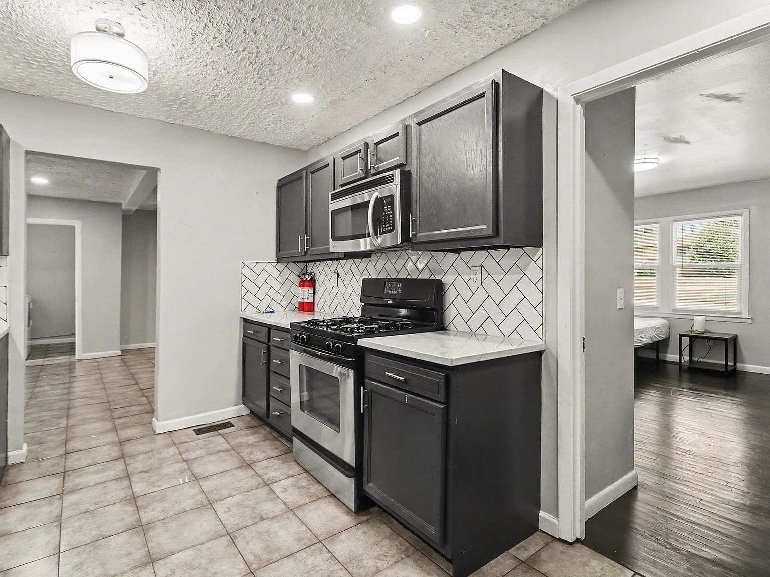 4 bed, 2.5 bath, 1500 sqft, $680 — Photo 4