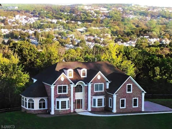 108 Hamilton Trl, Totowa Boro, NJ 07512