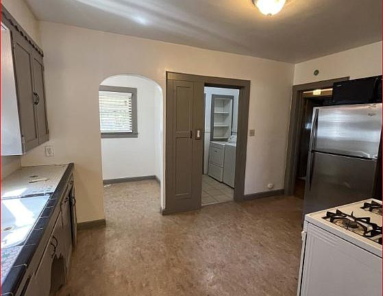 5th image of 316.5 3rd St