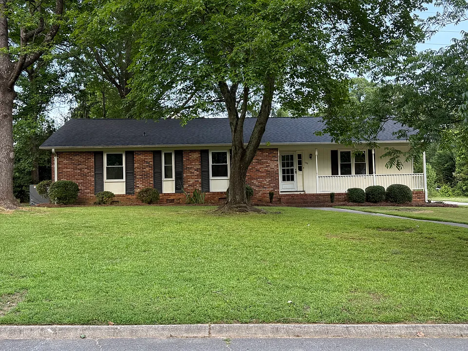 102 Baldwin Cir